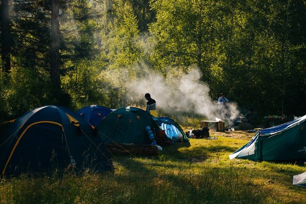 Comment choisir les meilleurs accessoires pour un camping en conditions extrêmes?