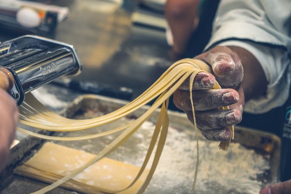 Où apprendre la fabrication de pâtes artisanales en Italie?